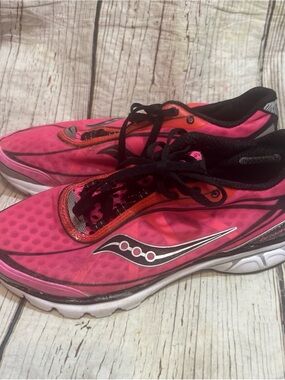 Saucony Kinvara Running Shoe Women's Size US 9 Pink Black/Silver/White 10072-6